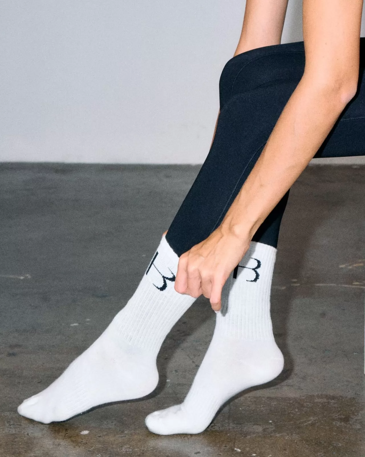 Sale Unisex White And Black - Socks Activewear